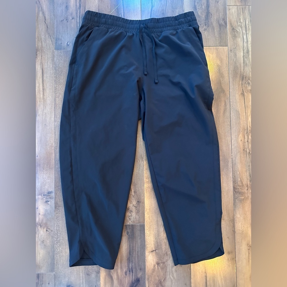 Talbots Black Cropped Jogger Pants Small Elastic Waist Travel Athleisure